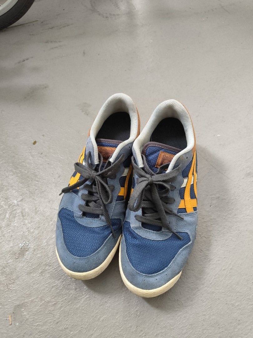 Onitsuka Tiger size 42.5 (Category: Sneakers) located in Singapore. Submitted by amyge (Listing ID 1333698986, Image 1). Description: self collect at bugis or ubi.