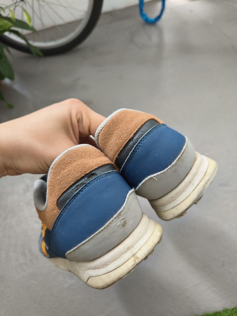 Onitsuka Tiger size 42.5 (Category: Sneakers) located in Singapore. Submitted by amyge (Listing ID 1333698986, Image 3). Description: self collect at bugis or ubi.