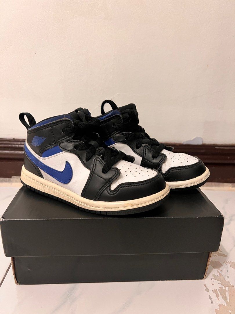 Original nike jordan 1 mod shoes 9c 15cm (Category: Babies & Kids Fashion) located in Paranaque City. Submitted by serendipity1021 (Listing ID 1333804749, Image 1). Description: With slight yellowish sole. No drag heel like new With box Location paranaque .