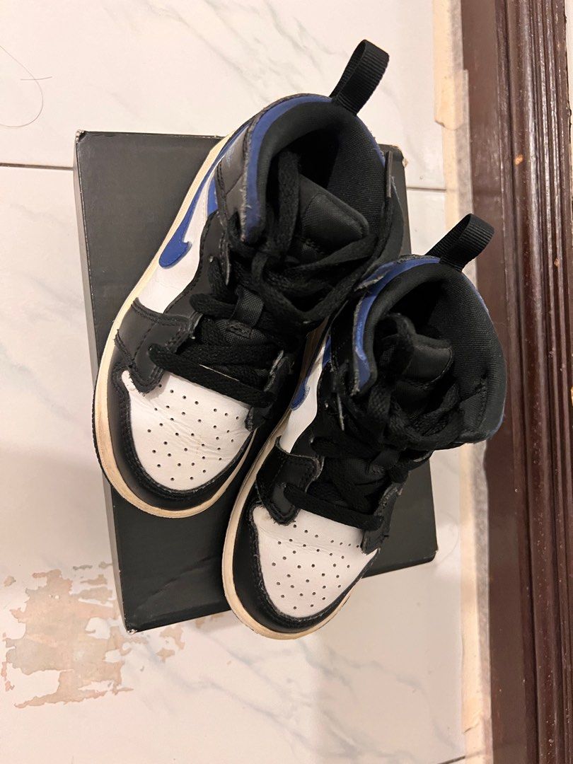 Original nike jordan 1 mod shoes 9c 15cm (Category: Babies & Kids Fashion) located in Paranaque City. Submitted by serendipity1021 (Listing ID 1333804749, Image 3). Description: With slight yellowish sole. No drag heel like new With box Location paranaque .