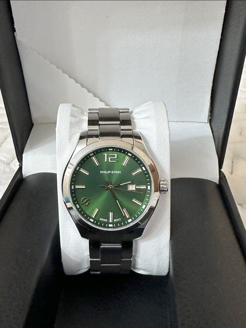 Philip stein Traveler mens (Category: Luxury Watches) located in Manila. Submitted by moiluxe (Listing ID 1333821472, Image 1). Description: PS Traveler mens 💯 authentic 9/10 condition Sapphire Crystal Emerald green dial stainless steel case & bracelet Quartz movement 7.3 inches wrist size or smaller With provided box Open for layaway..