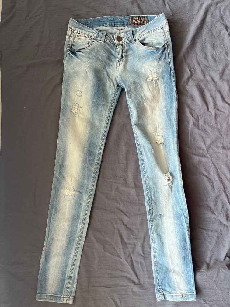 Pull & Bear Denim Basic Jeans (Category: Jeans & Leggings) located in Singapore. Submitted by meishii (Listing ID 1333705186, Image 1). Description: Slightly stretchy only. The size is faded. So i cant see the size on the jeans. Its ~38cm across on flat lay. (not around).
