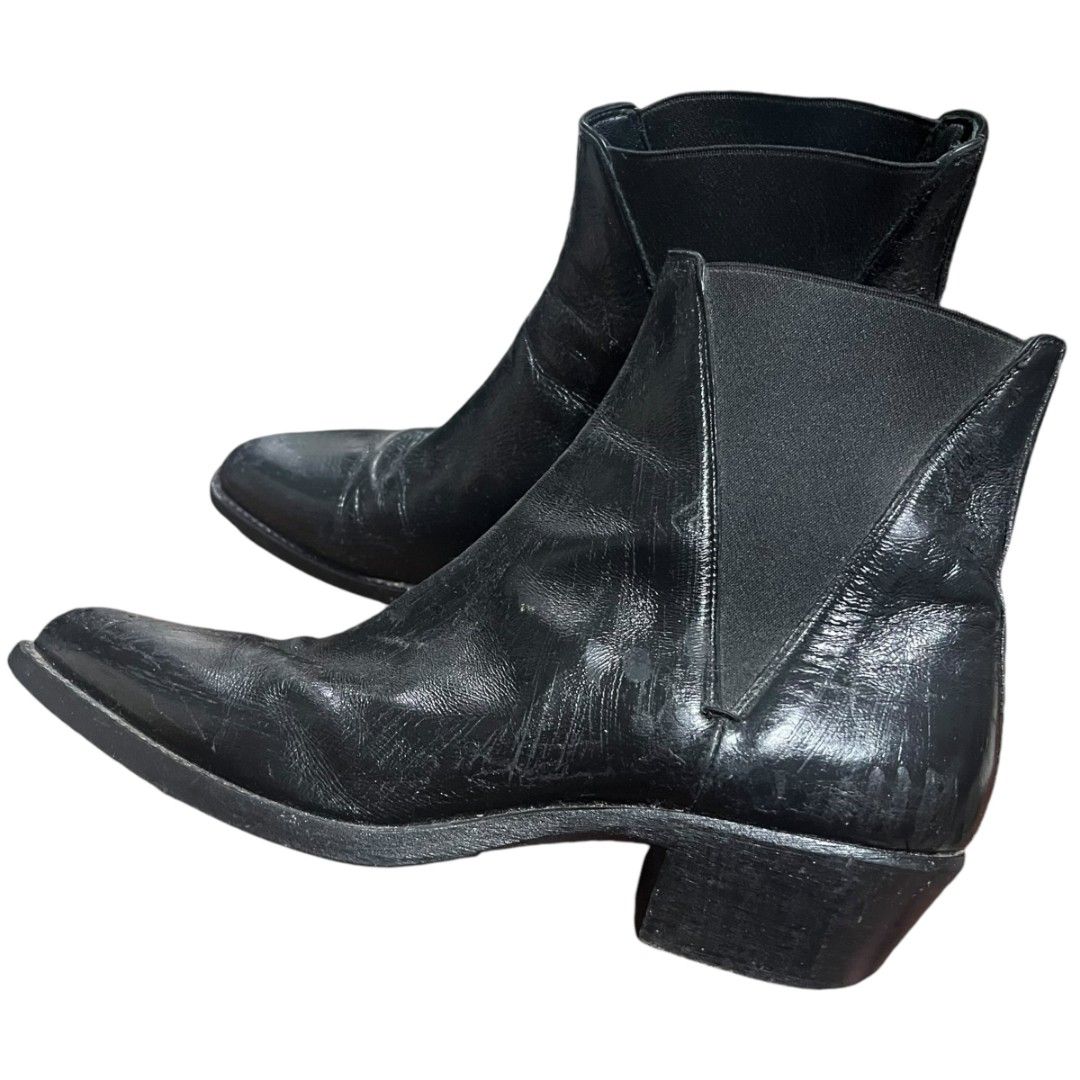Saint laurent dakota chelsea boots deals