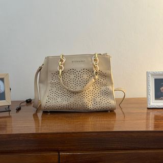 (Kategori: ) berada di . Dikirim oleh curatedbylana (ID iklan 1333668596, Gambar 1). Deskripsi: .