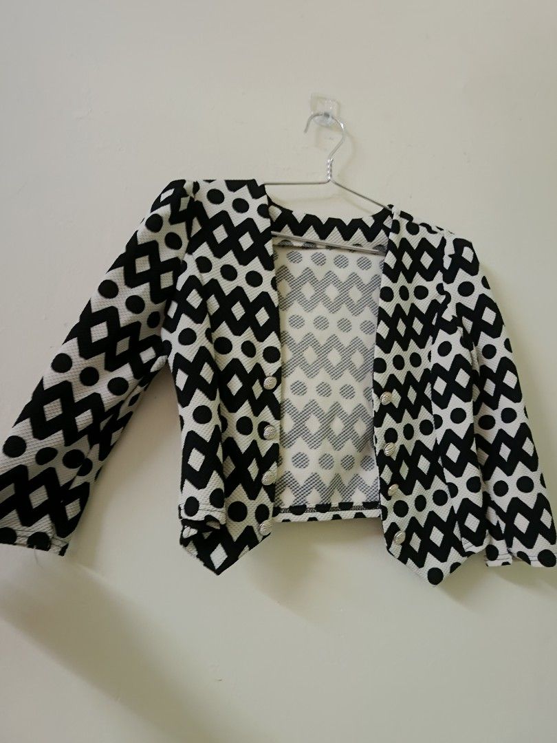 Small jacket (Category: Coats, Jackets and Outerwear) located in Puchong. Submitted by quality68 (Listing ID 1333794492, Image 2). Description: suit S to M size..