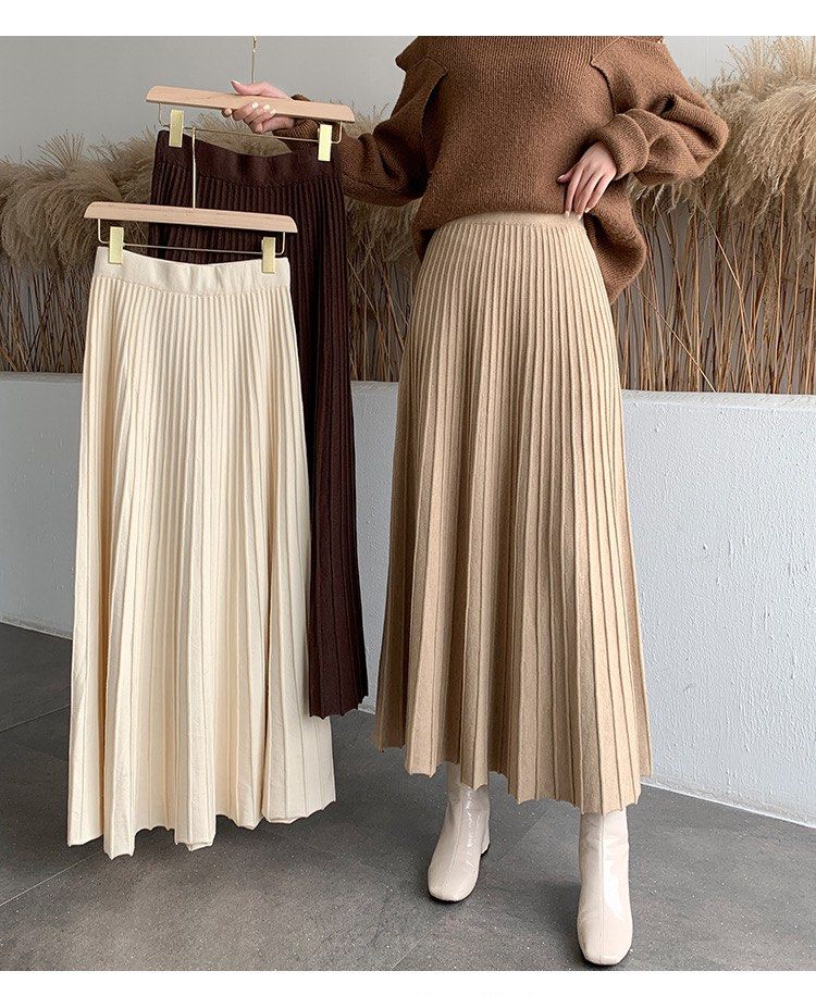 TRAVEL SPECIALS Fall inspired Pleated Knitted Midi Skater Skirt