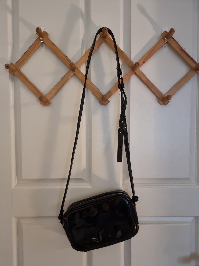 Uniqlo Ines de la Fressange Black Sling Bag, Women's Fashion, Bags