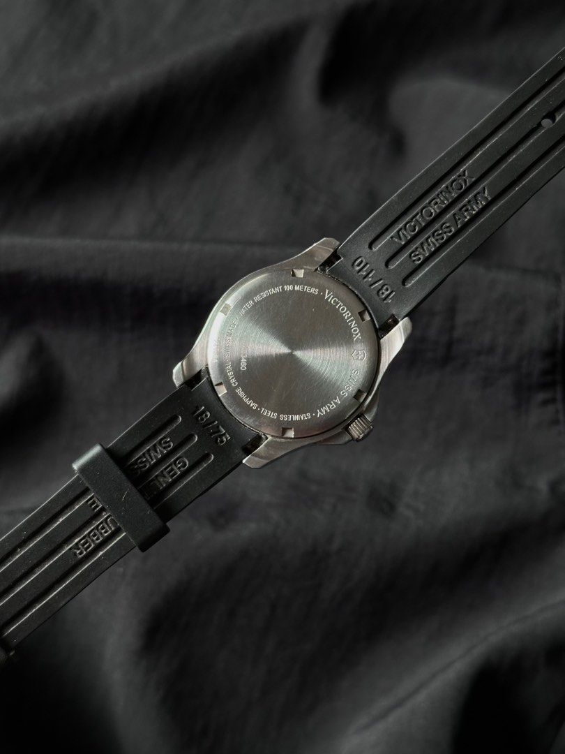 Victorinox Maverick GS (Category: Luxury Watches) located in Manila. Submitted by watchnetworkph (Listing ID 1333840500, Image 3). Description: Victorinox Maverick GS Serial: 110263460 Movement: Swiss Quartz Case size: 36mm Sapphire Crystal All Original Nego.