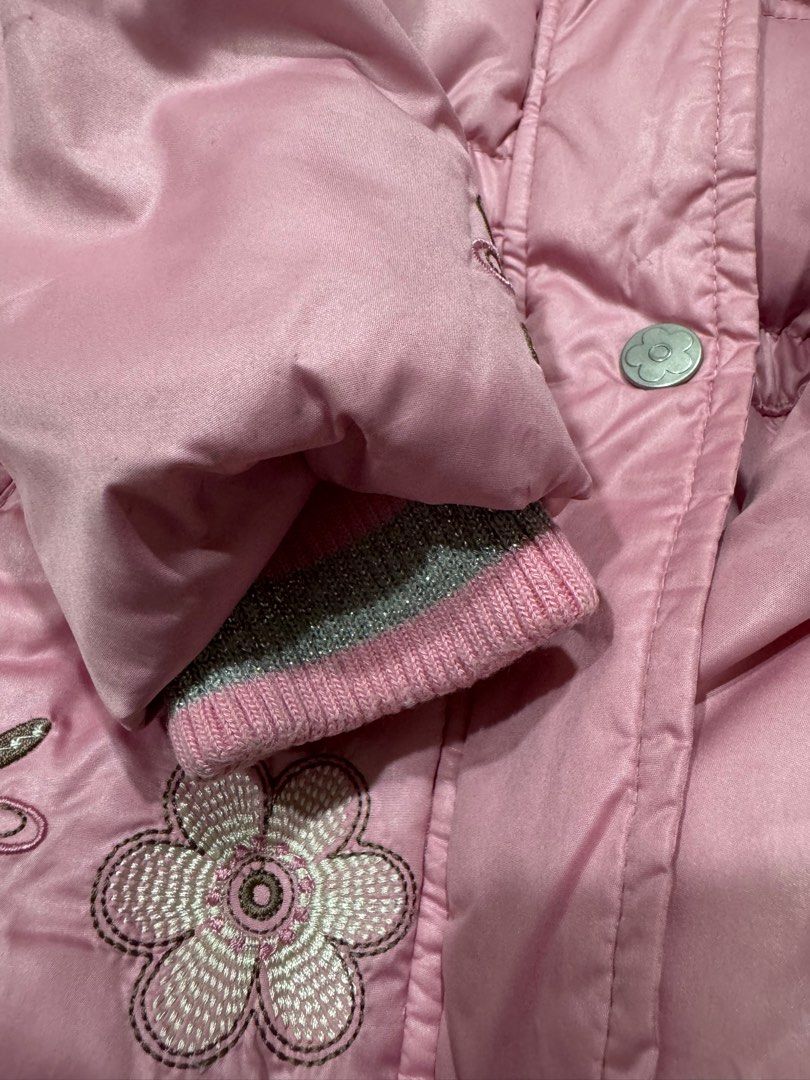 Winter Jacket (Category: Babies & Kids Fashion) located in Singapore. Submitted by 2princessmum (Listing ID 1333707833, Image 3). Description: Winter time tag 2 . Used once then Dry clean done and keep . Wear on winter Japan . All zip and button is all good as new .