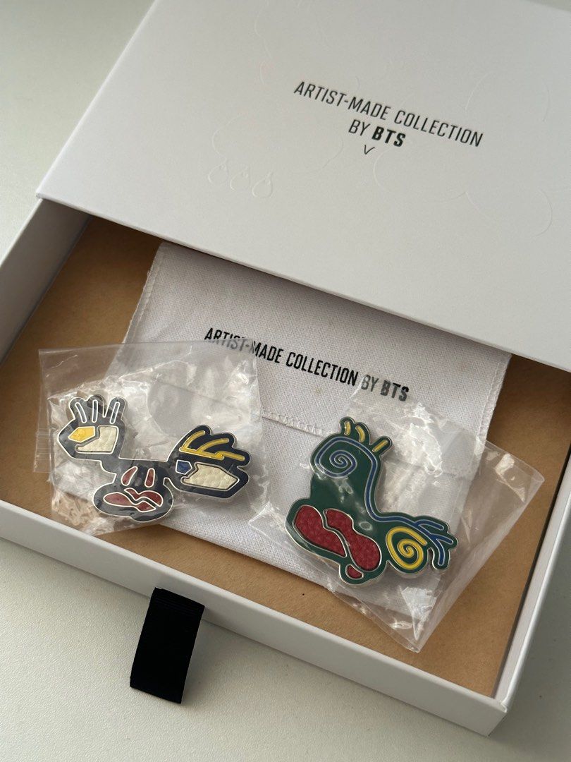 ARTIST-MADE COLLECTION BY BTS V ブローチ