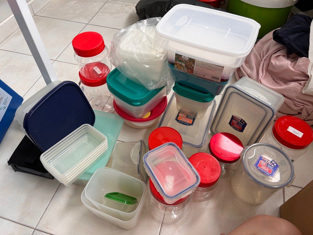Assorted containers (Category: Food Organisation & Storage) located in Singapore. Submitted by saladtse (Listing ID 1328960806, Image 1). Description: .