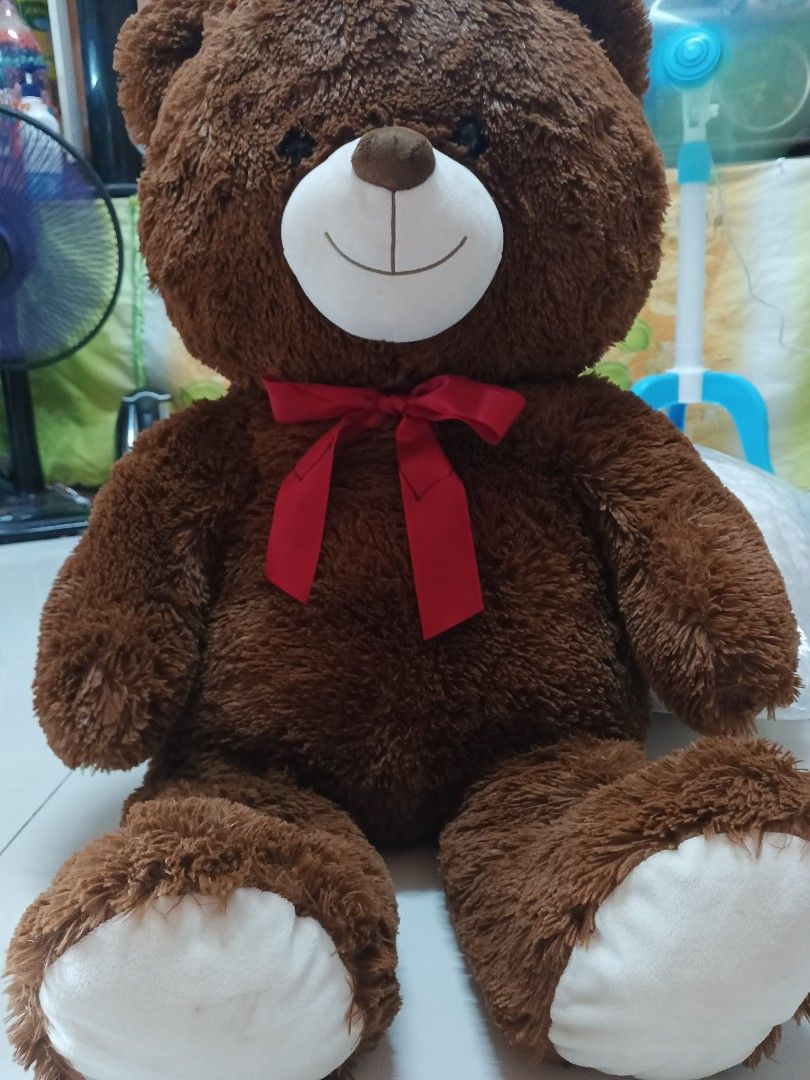 BIG TEDDY BEAR (Category: Plushies & Soft Toys) located in Caloocan City. Submitted by surplusandbnewshop (Listing ID 1328981565, Image 2). Description: .