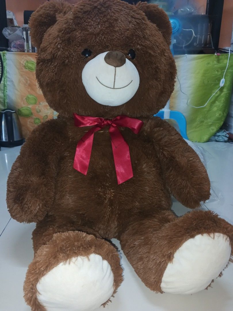 BIG TEDDY BEAR (Category: Plushies & Soft Toys) located in Caloocan City. Submitted by surplusandbnewshop (Listing ID 1328981565, Image 1). Description: .
