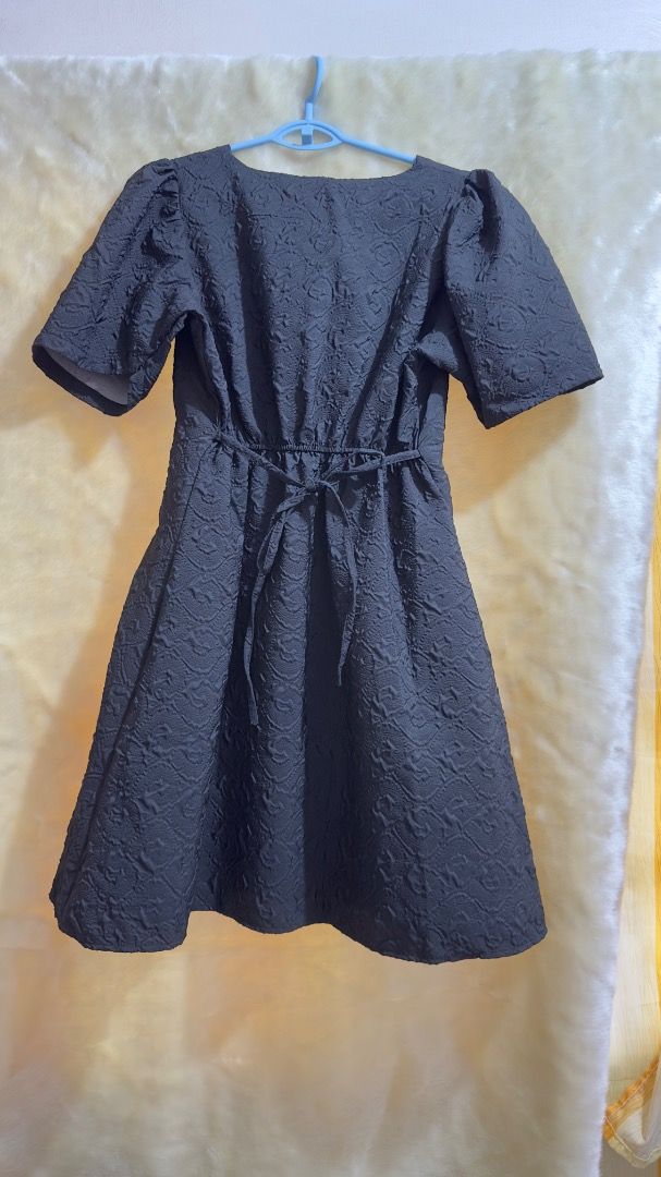 BKK Black Knee Length Dress (Category: Dresses) located in Binan City. Submitted by le_tresor_cache (Listing ID 1329024565, Image 2). Description: .