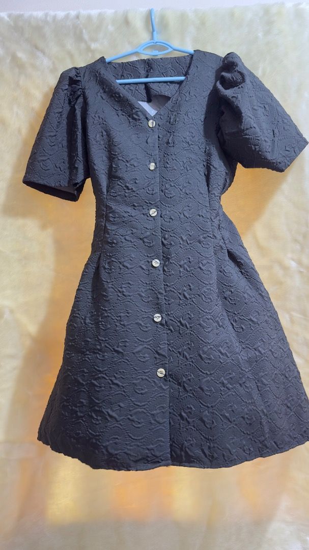 BKK Black Knee Length Dress (Category: Dresses) located in Binan City. Submitted by le_tresor_cache (Listing ID 1329024565, Image 1). Description: .