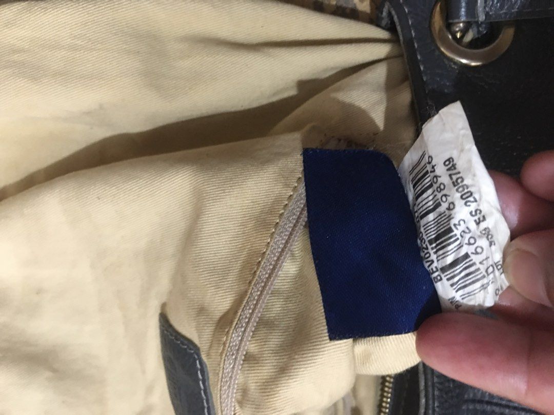 brics leather (Category: Luxury Bags & Wallets) located in Mexico. Submitted by needtoletgo87 (Listing ID 1329056279, Image 2). Description: .