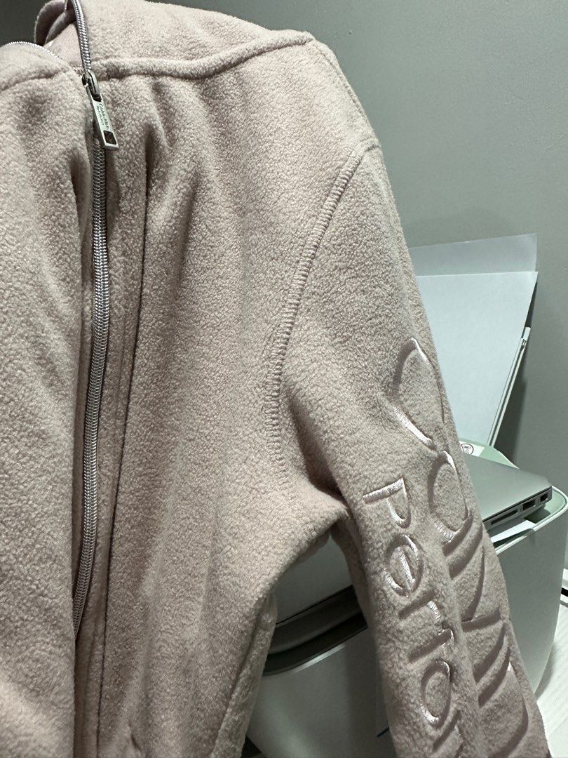 Calvin Klein Fleece Jacket (Category: Coats, Jackets and Outerwear) located in Paranaque City. Submitted by kryptonnyte (Listing ID 1329035094, Image 2). Description: Never worn, brand new Guaranteed original, from US never worn nor washed Color is dusty rose in person :) not faded since item is guaranteed brand new and never worn Size small on tag.
