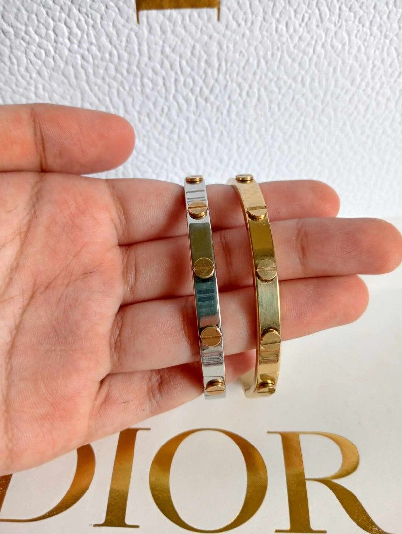 Cartier love bangle for sale hot sale