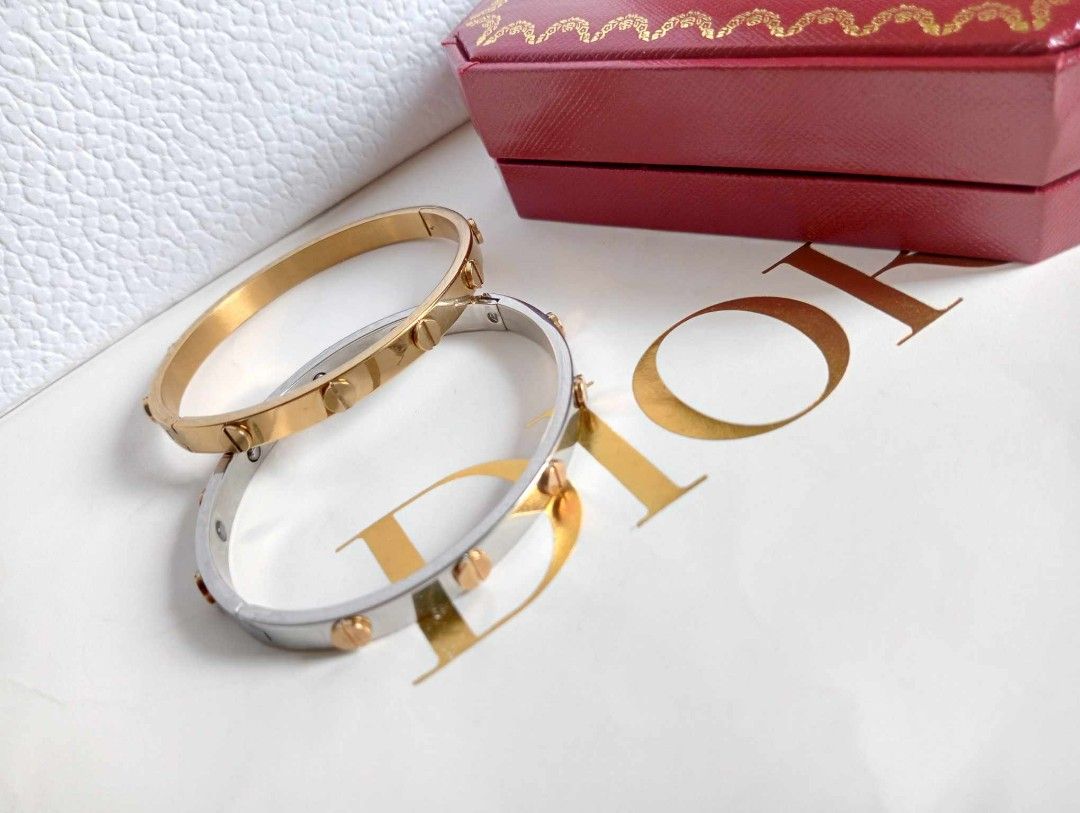 Cartier love bangle for sale discount
