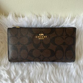 (Category: ) located in . Submitted by alter_closet (Listing ID 1328999354, Image 1). Description: .