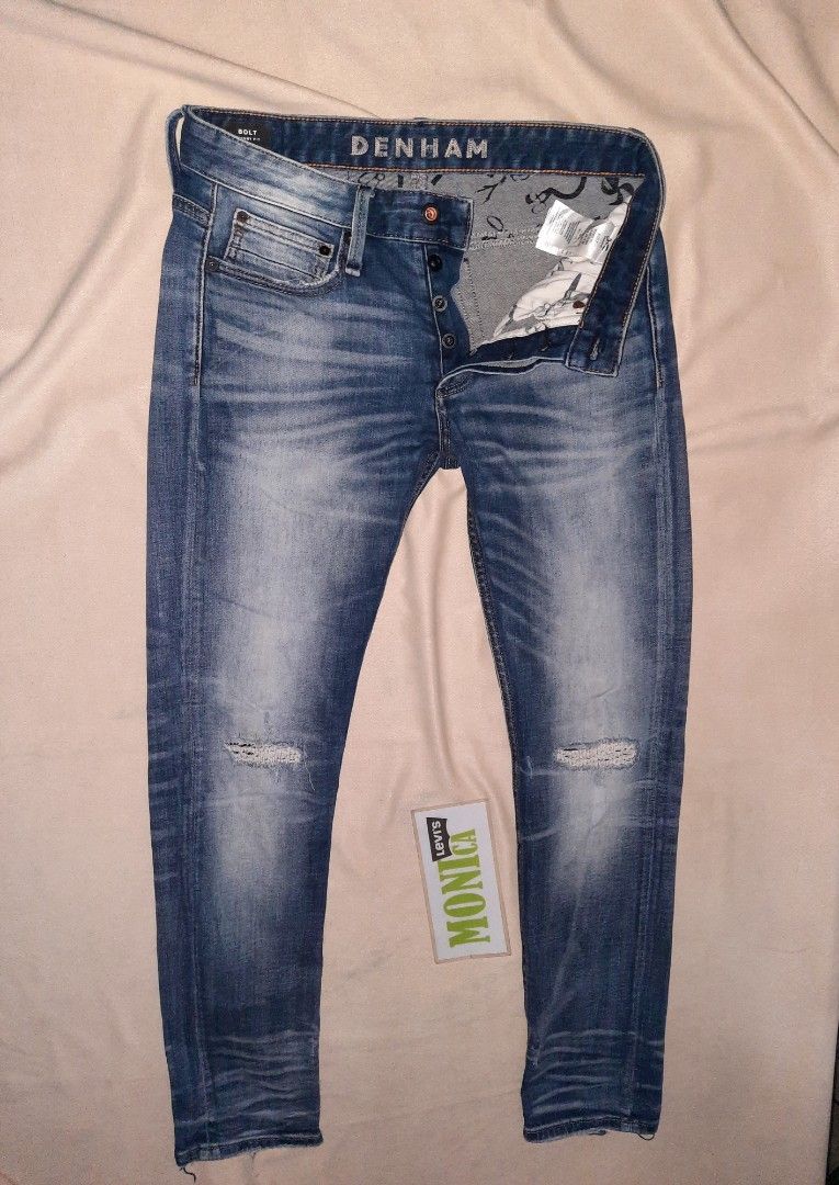 Denham Bolt Skinny (Category: Jeans) located in Santo Tomas. Submitted by monicasebastian_0520 (Listing ID 1329042350, Image 3). Description: Denham Jeans Actual waist 31 Skinny Tattered Design Strechable Button fly Acid wash Leather Patch Exellent Like Brandnew Condition Just 🅿️ Ⓜ️ if INTERESTED Price 900+sf.