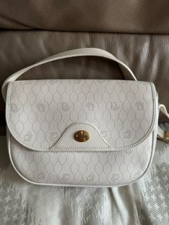 （分類：）位於 。 由 minnie_mouse_ 提交（商品編號 1328964554，圖片 1）。簡介： 。