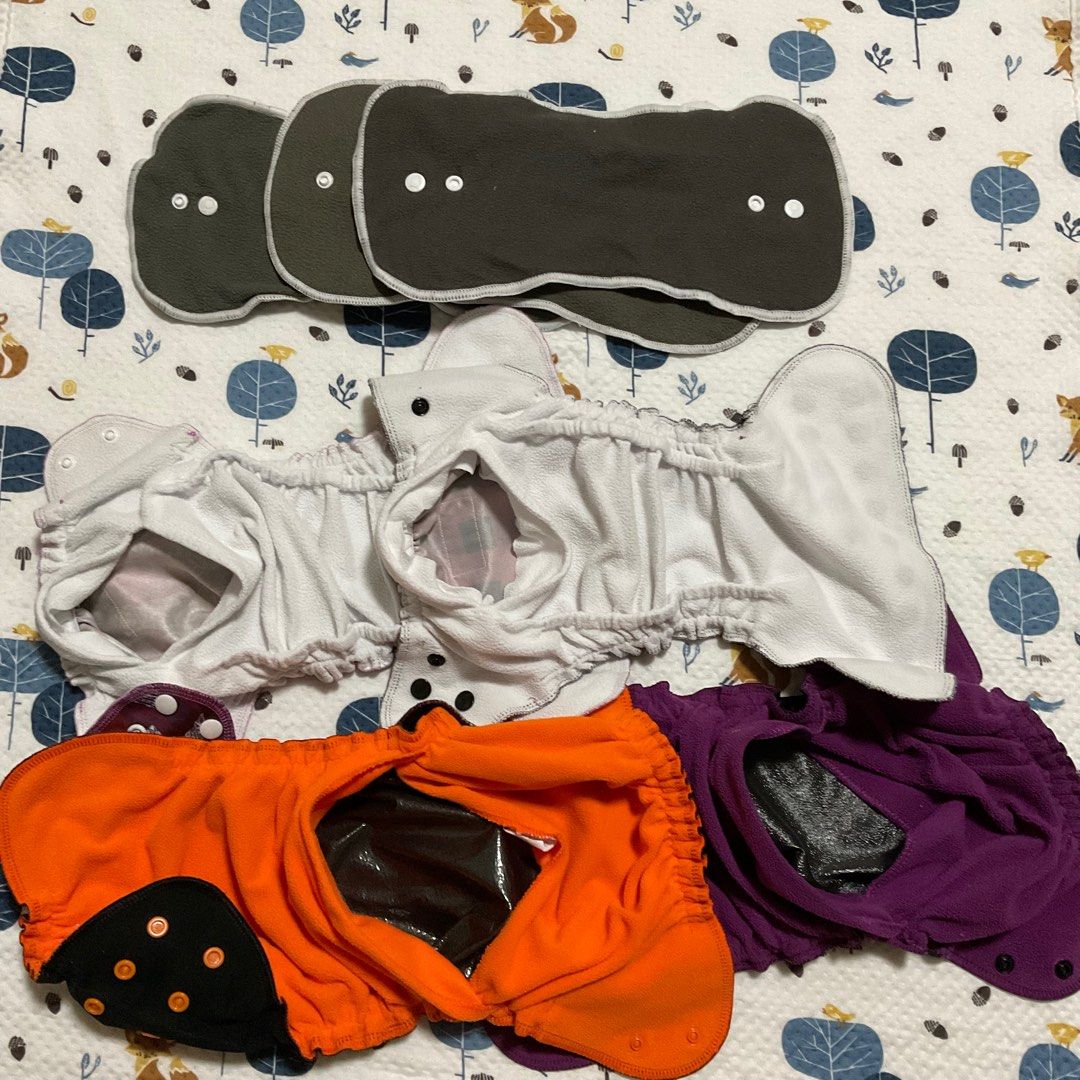 Easy Peasies and Apple Cheeks Pocket Type Cloth Diapers (Category: Diapers & Baby Wipes) located in San Juan City. Submitted by joee04 (Listing ID 1329054083, Image 2). Description: US-brand cloth diaper (pocket type) Each were used at best 5-6 times only, and machine-washed in delicate setting. Garters are still good, no cracks or holes on the PUL of the diaper covers. Soft to skin because of the fleece cover while inserts may be used to customi