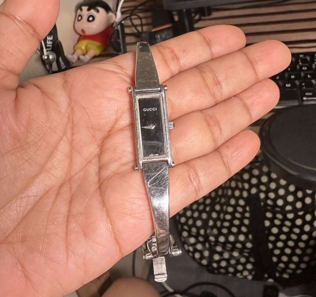 GUCCI 1500L BANGLE WATCH PRELOVED