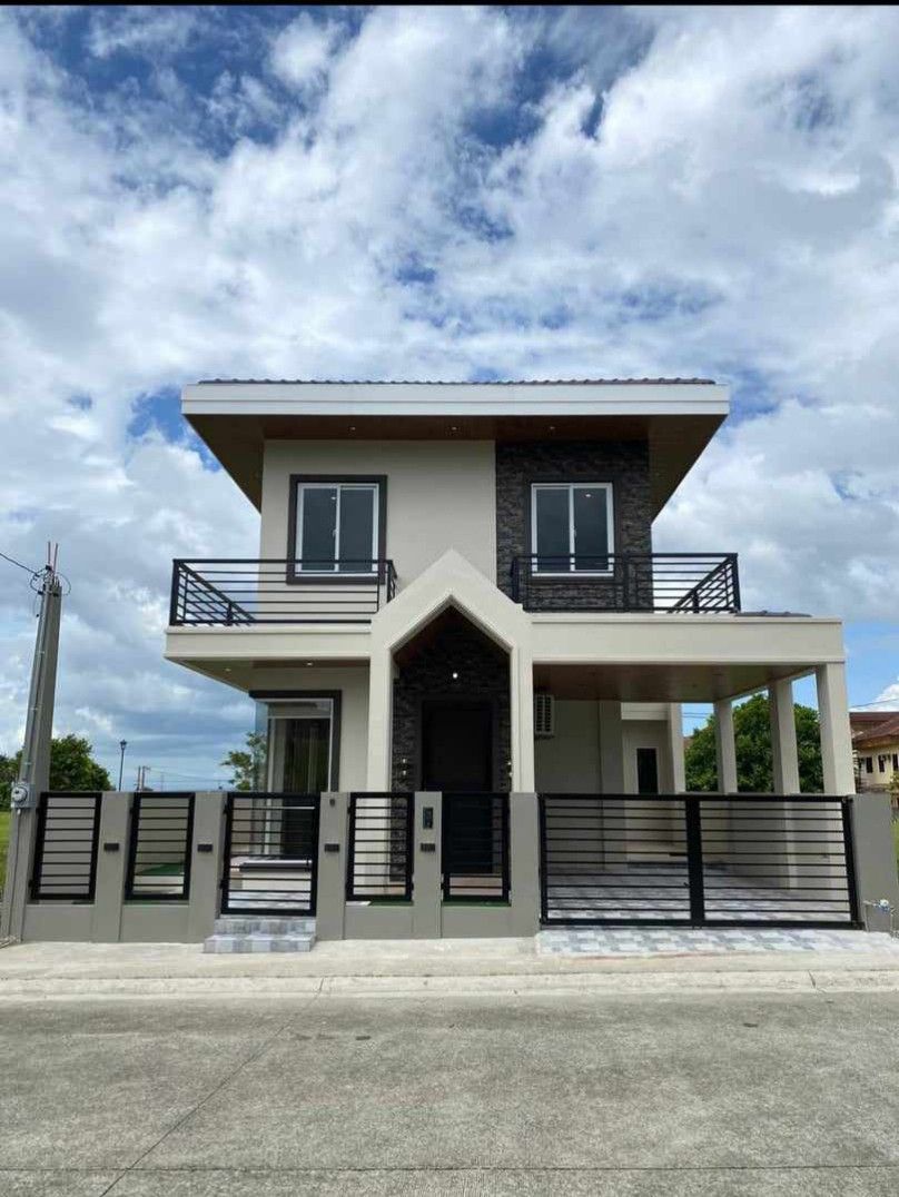 House for Rent (Category: House & Lot) located in Santa Rosa. Submitted by rollenreyes081080 (Listing ID 1329012742, Image 1). Description: =>Lot Area150 sqm. =>Floor Area165 sqm. =>3+1 bedrooms =>4 toilet and Bath 1 powder room =>Master Bedroom with Balcony all =>Windows with Korean Blinds =>With parking =>Guard house, club house, swimming pool, basketball court, access to Golf Course. Nearby to Nuvali, Westborough Town Center, paseo de sta.rosa