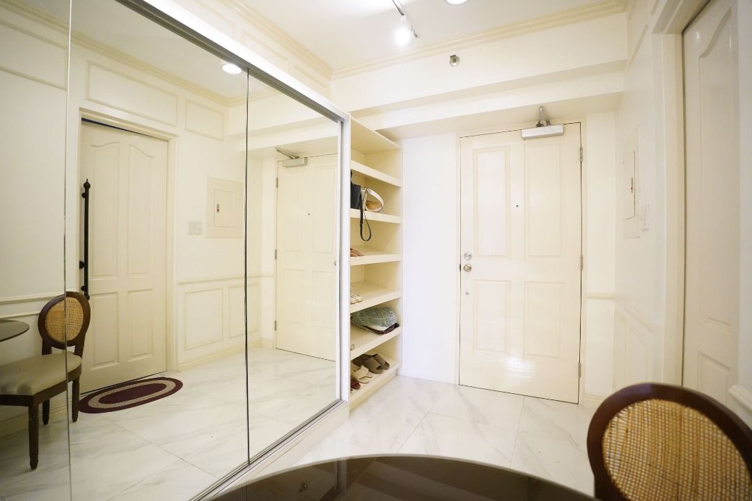 Interior Designed Studio Unit The Columns, Legazpi Village (Category: Apartments & Condos) located in Makati City. Submitted by kimsarreal_realestate (Listing ID 1328994610, Image 3). Description: Live the high life in this stylishly designed studio unit at The Columns, Legazpi Village! This 36 sqm studio unit has been expertly designed to maximize space and create a modern, comfortable living environment. Perfect for urban professionals and thos