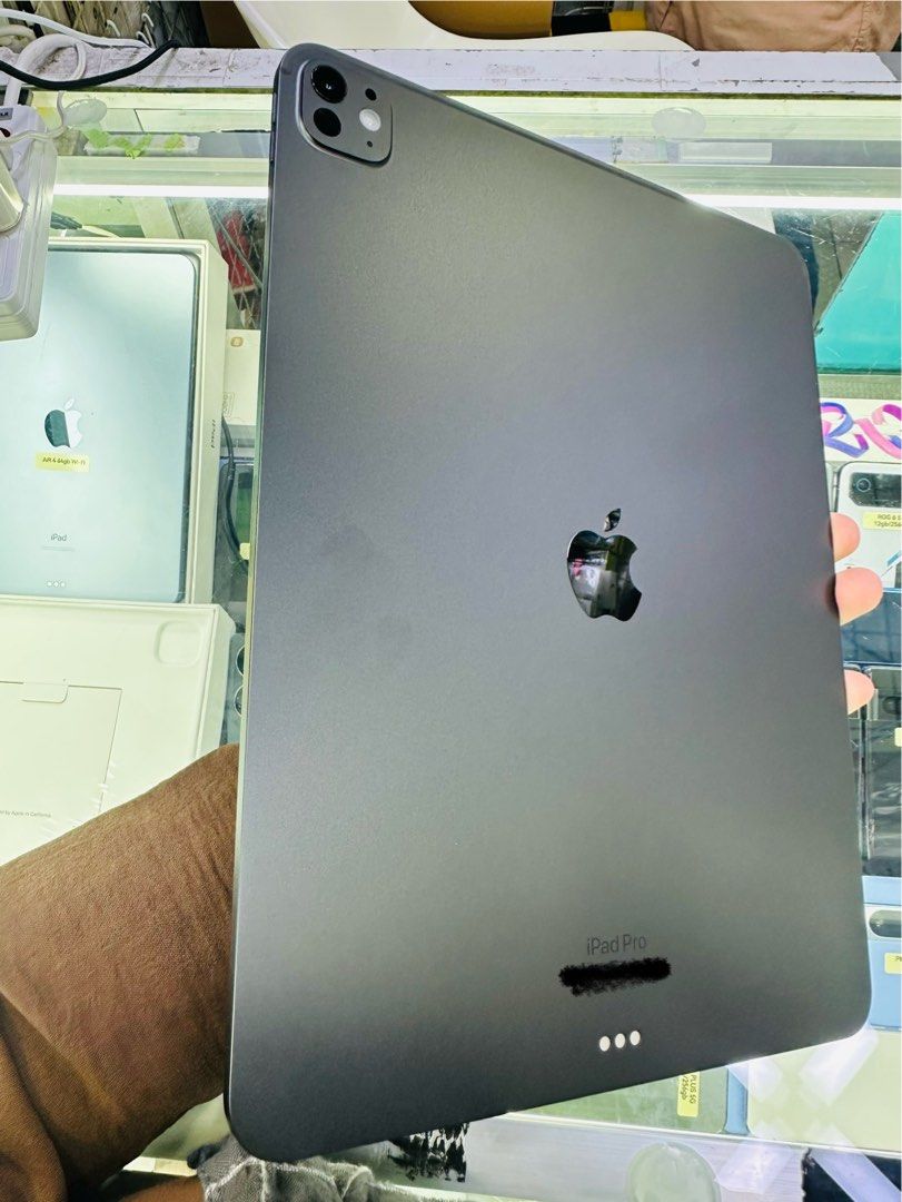 Ipad Pro 13inch M4 256gb Wifi Complete (Category: iPad) located in San Juan City. Submitted by javedsgadgetshop (Listing ID 1329091023, Image 3). Description: OPEN FOR INSTALLMENT VIA CREDIT CARD/GGIVES/SPAY/BILLEASE & SWAP/TRADE-IN! BUY AND SELL! Quick Specs : Ipad Pro M4 13inch •256gb •NTC Variant •Good batt health •Wifi Only •95% Smoothness •No hidden issue | No Repaired •100% Authentic | Not Refurbished •w/ OEM Charger & store warranty ❣️ - s