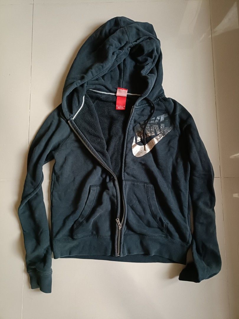 Jaket sweater nike original tebal ada bulu didalam Fesyen Wanita Pakaian Wanita Baju Luaran di Carousell