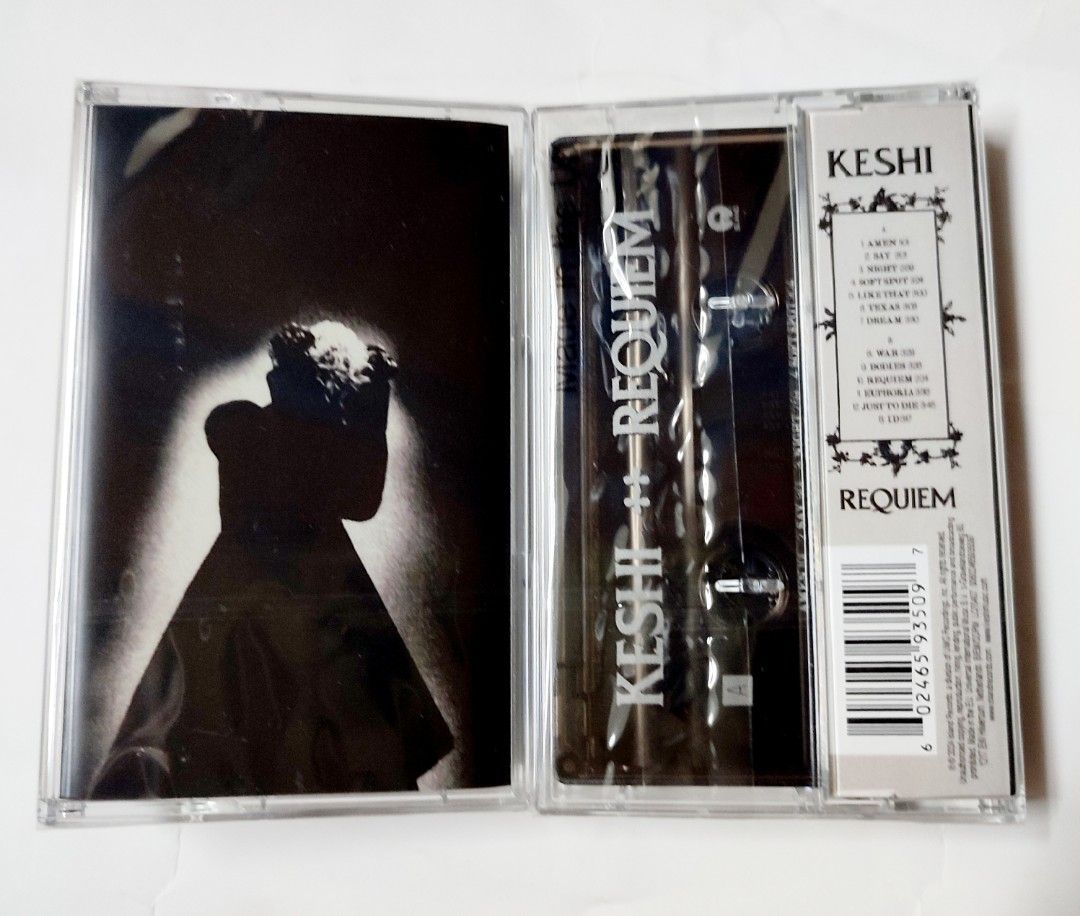 Keshi - Requiem LP 黑膠. Cassette M.C, 興趣及遊戲, 音樂、樂器& 配件, 音樂與媒體- 黑膠碟- Carousell
