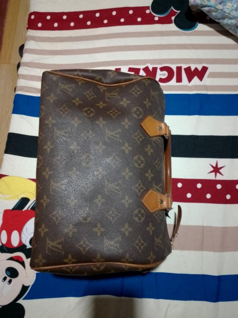 Louie duffle bag 30 Luxury Bags Wallets on Carousell