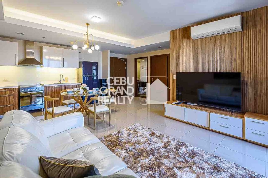 High Rise Luxury Condos With Stunning Architecture Reference: Luxury High Rise Condo With Stunning City Skyline View In