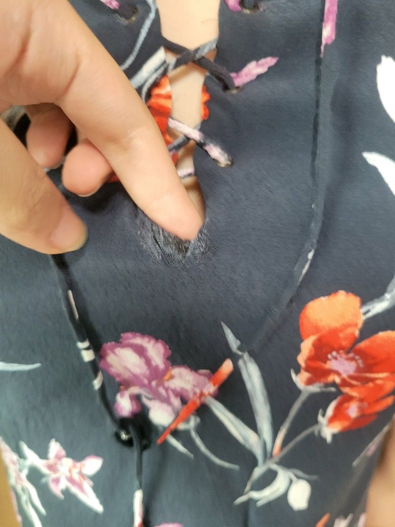 MANGO blue floral sleeveless shift dress (Category: Dresses) located in Caloocan City. Submitted by declutterjamiescloset (Listing ID 1329006824, Image 3). Description: Declutterring my mom's closet.