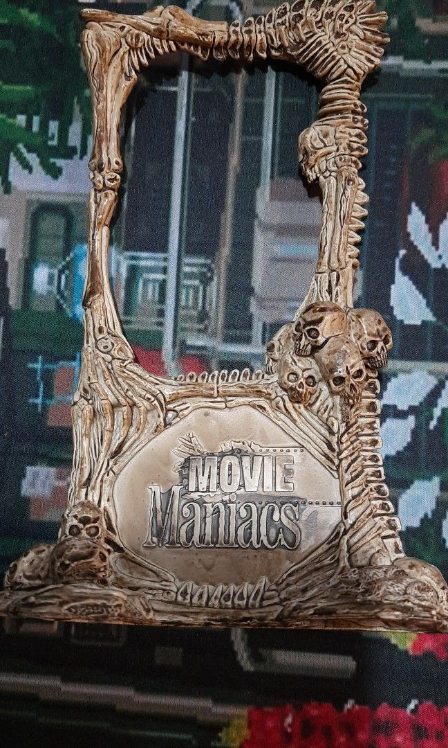 Mcfarlane Movie Maniac Stand (Category: Figurines & Statues) located in Makati City. Submitted by velz78 (Listing ID 1328981378, Image 1). Description: Mcfarlane Movie Maniac Stand in good condition please contact me if you are interested thank you..