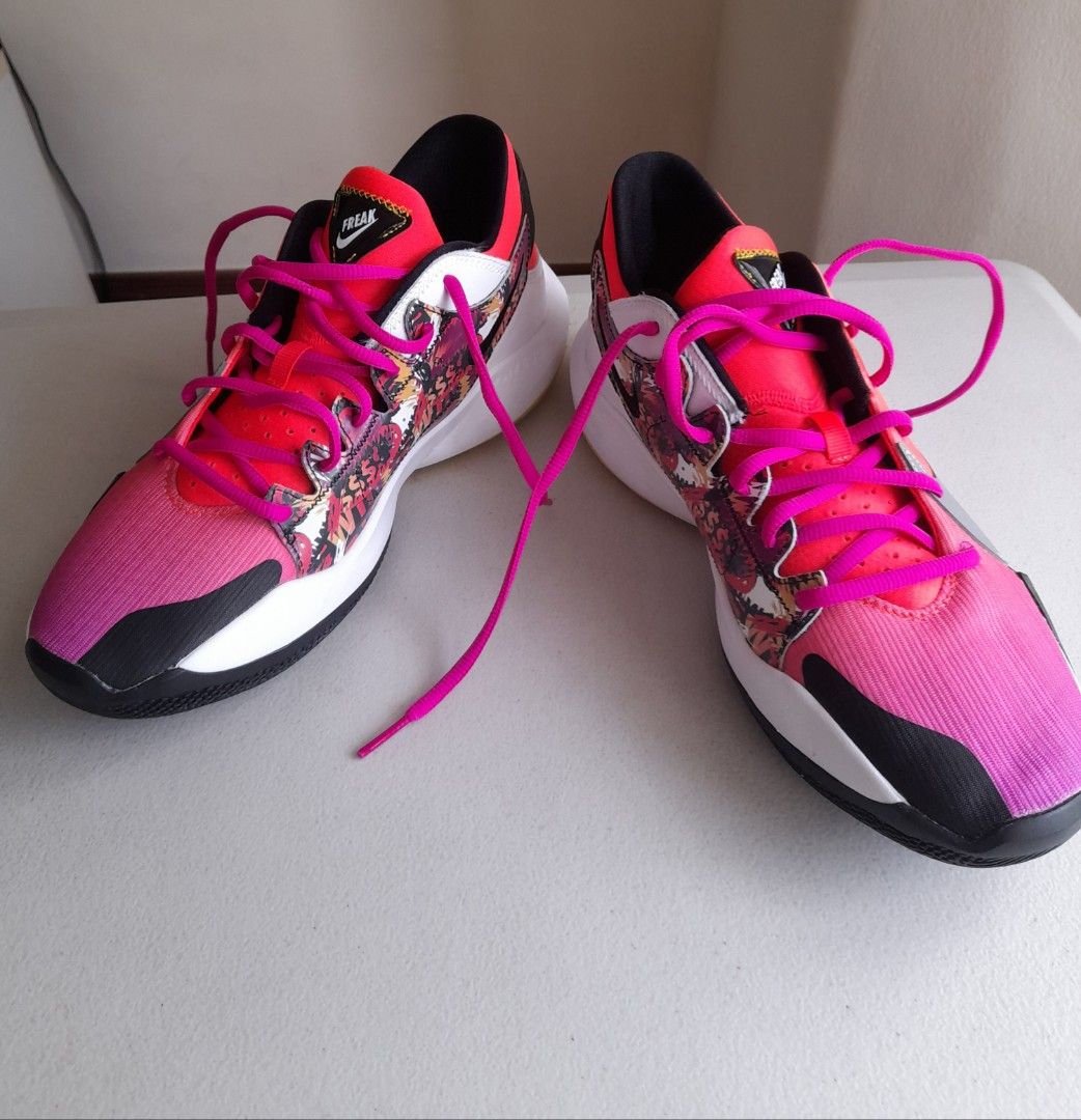 nike freak 2 pink