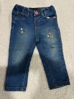 (Category: ) located in . Submitted by ilovepreloved (Listing ID 1329072242, Image 1). Description: .