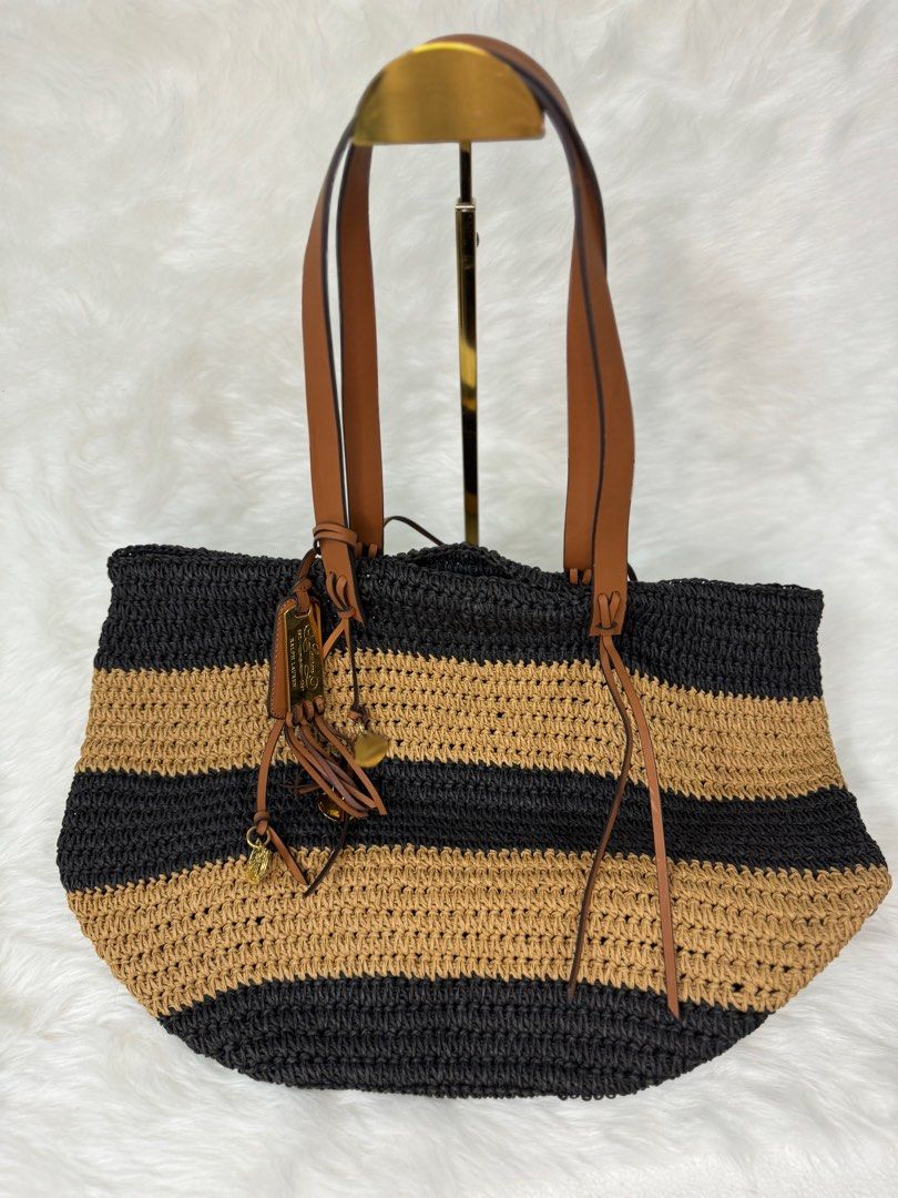 RL Vintage Beach Rattan Bag (Category: Luxury Bags & Wallets) located in San Juan City. Submitted by seeclosetfinds (Listing ID 1329062115, Image 1). Description: Brand New RL classic beach bag .