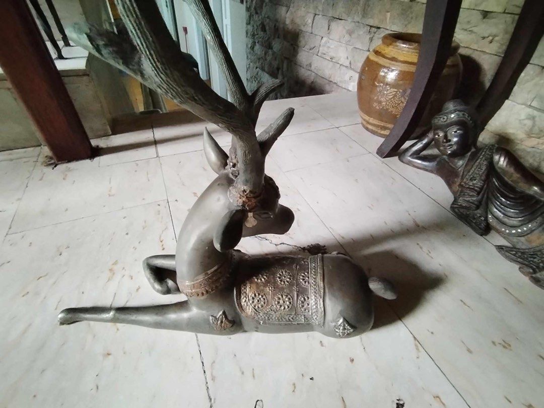 Rush sale!! Deer statue Decoration (Please see description) (Category: Figurines & Statues) located in Manila. Submitted by inari05 (Listing ID 1328967099, Image 1). Description: -First owner -Good condition -Asking 2000 -Sf charged to buyer -Location QC Rfs:Declutting Payment: Gcash.