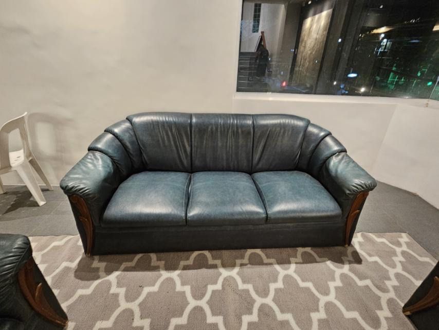 Sofa set leather (Category: Sofas) located in Tarlac. Submitted by shoplalanow (Listing ID 1329041050, Image 3). Description: Carpet not included.