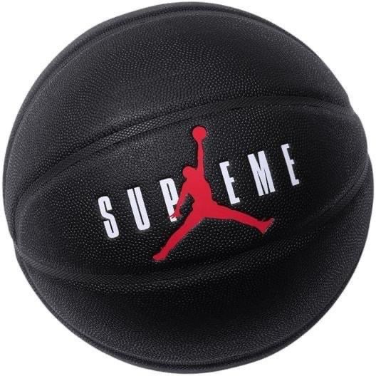Supreme Jordan バスケットボール Supreme x Jordan バスケットボール | ブラック | FARFETCH JP