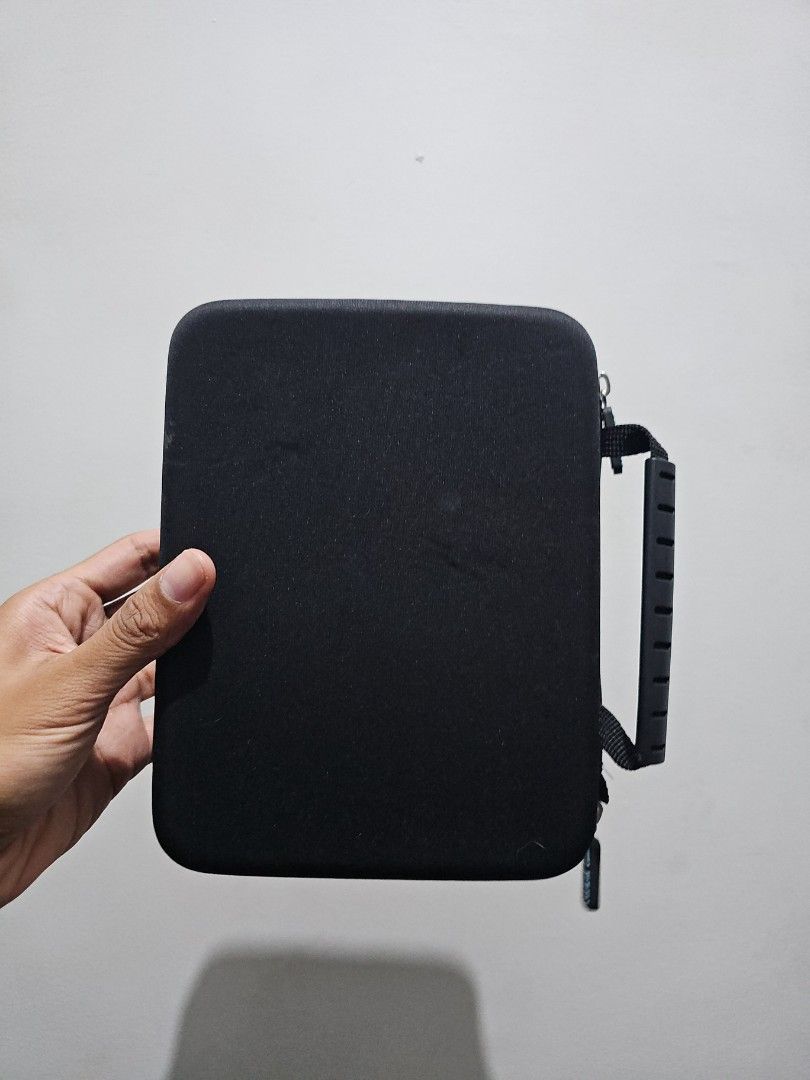 Telesin Protective Case for Action Cameras (Category: Camera Bags & Carriers) located in Mandaluyong City. Submitted by rndm.stuff (Listing ID 1329102479, Image 3). Description: 👍Extra Case, Roughly 9"x7" in dimensions 👍Previously used for GoProHero10 and some accessories 👍Buyer shoulders SF, preferably within Metro Manila ONLY.
