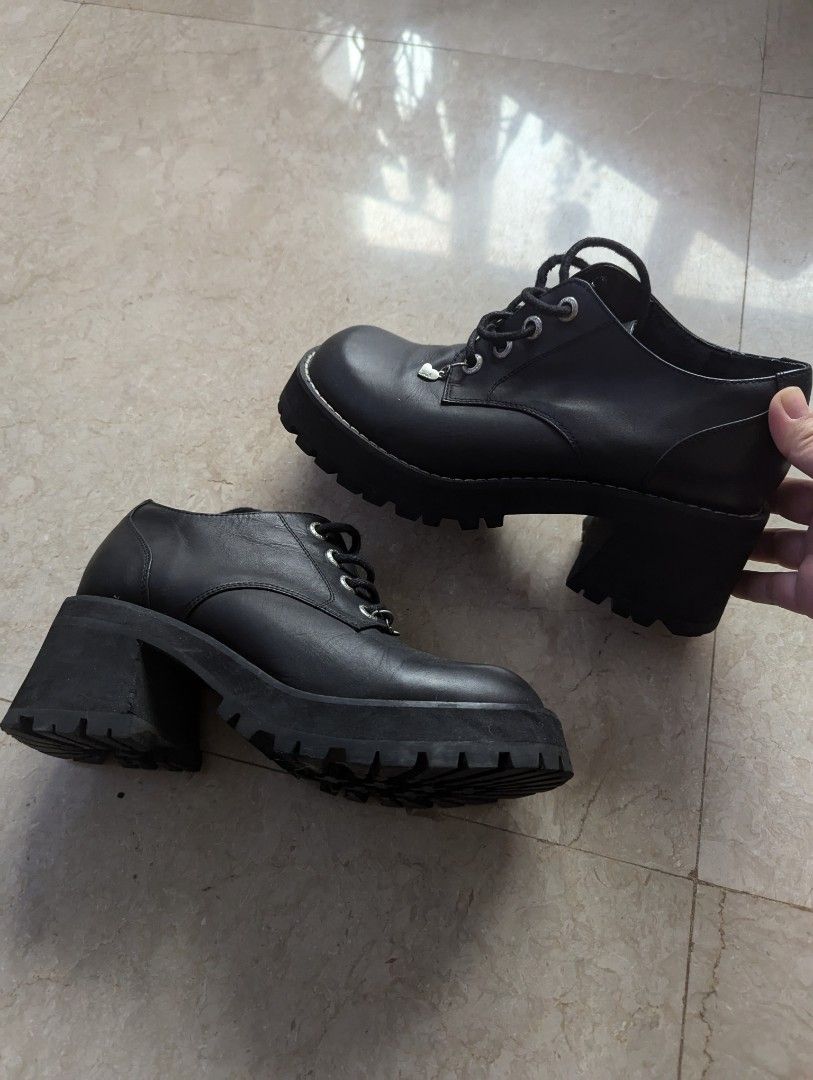 Unif chunky 90s Jane shoes