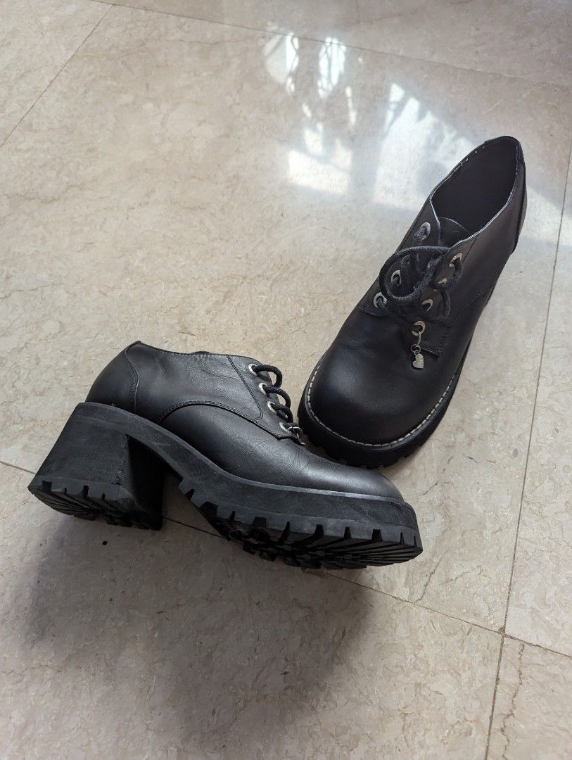 Jane shoe unif shop