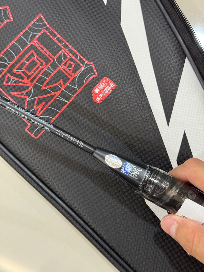 Victor Thruster Ryuga Metallic Silver (China Open Limited), Sports