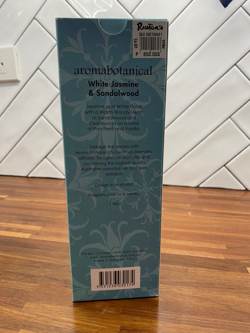 Aromabotonical White Jasmine & Sandalwood diffuser (Category: Fragrance & Deodorants) located in Makati City. Submitted by natsukishan (Listing ID 1329239480, Image 2). Description: Open and diffused for a day. Husband hates the smell. So… I have to let it go :( Got it early this year from Rustan. .