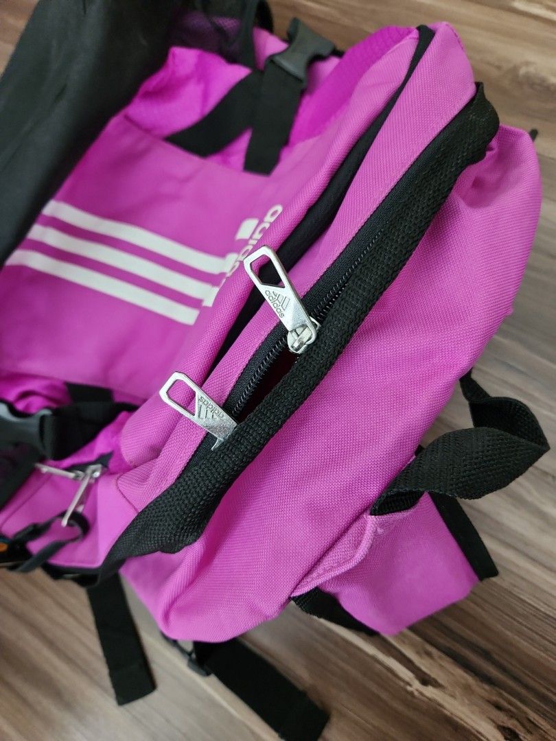 Backpack (Category: Backpacks) located in Singapore. Submitted by imdecluttering (Listing ID 1329137664, Image 3). Description: For school, travel, etc. Fits A4 size.