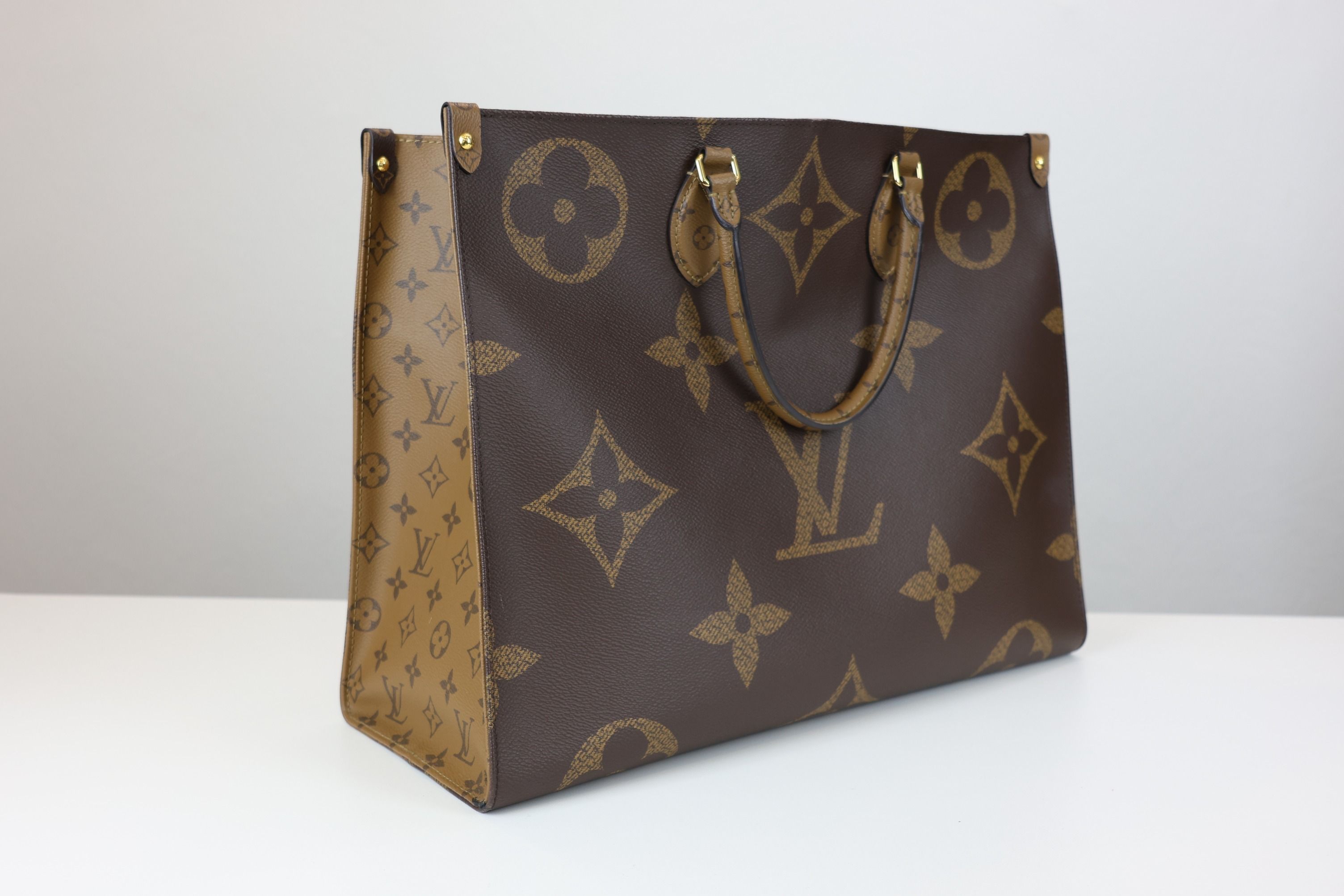 Best Price Louis Vuitton On the go Bag Luxury Bags Wallets on Carousell